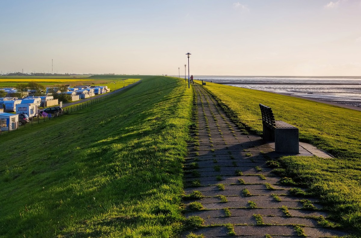 dyke and camping place, North Sea